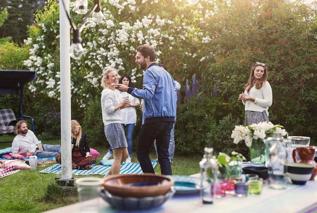 Skogslängtan – grillkväll på altanen